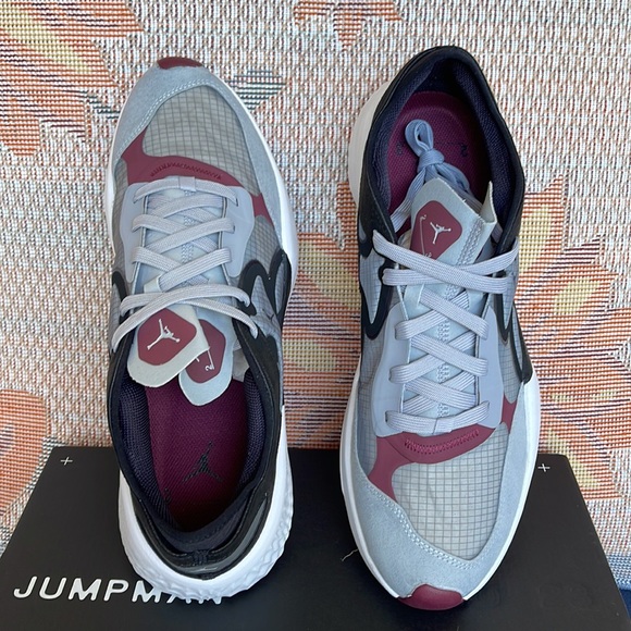 Jordan Delta 3 Low
Black/White/Cherrywood
Red/Wolf Grey
Men's Shoes
DN2647-001 - Picture 14 of 16